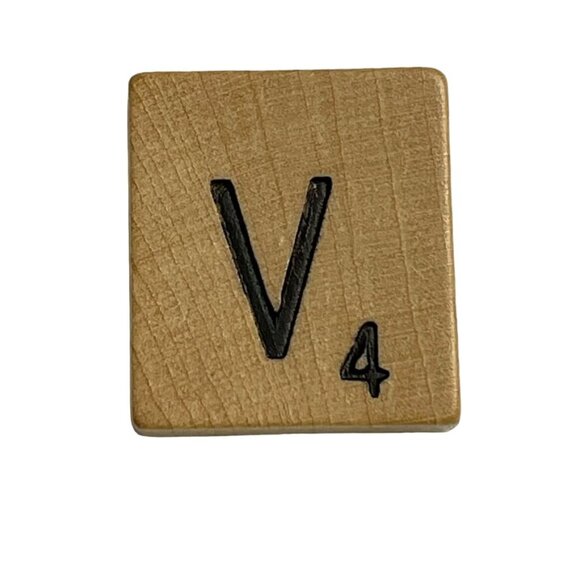 Scrabble Game Piece Letter V Replacement Wood Tile Genuine Standard Edition mq - Picture 1 of 2